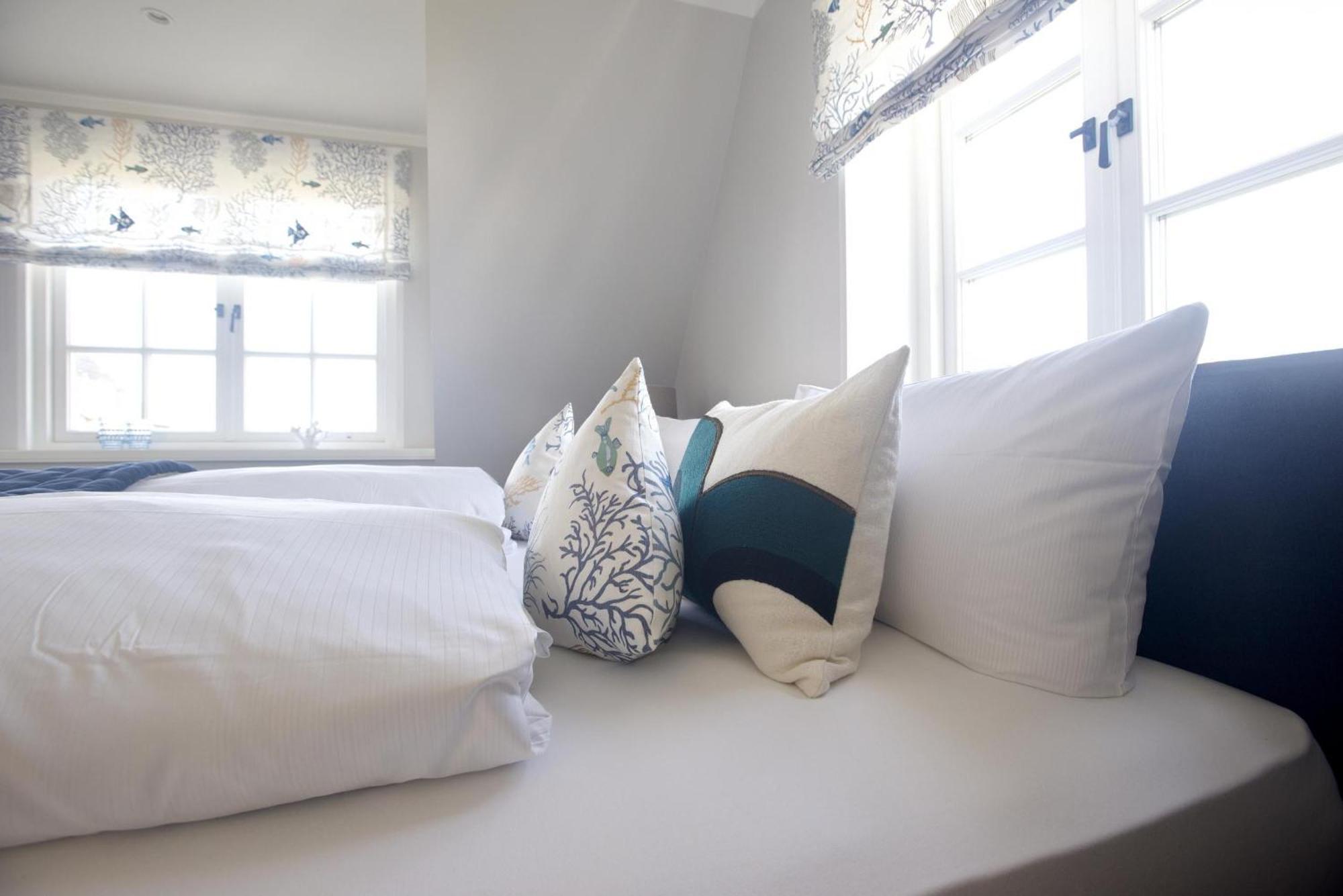 Neu! Ferienhaus Litj Horsa Hoog - Luxus, Lage, Leichtigkeit Mit Wellenrauschen In Wenningstedt Sylt Esterno foto